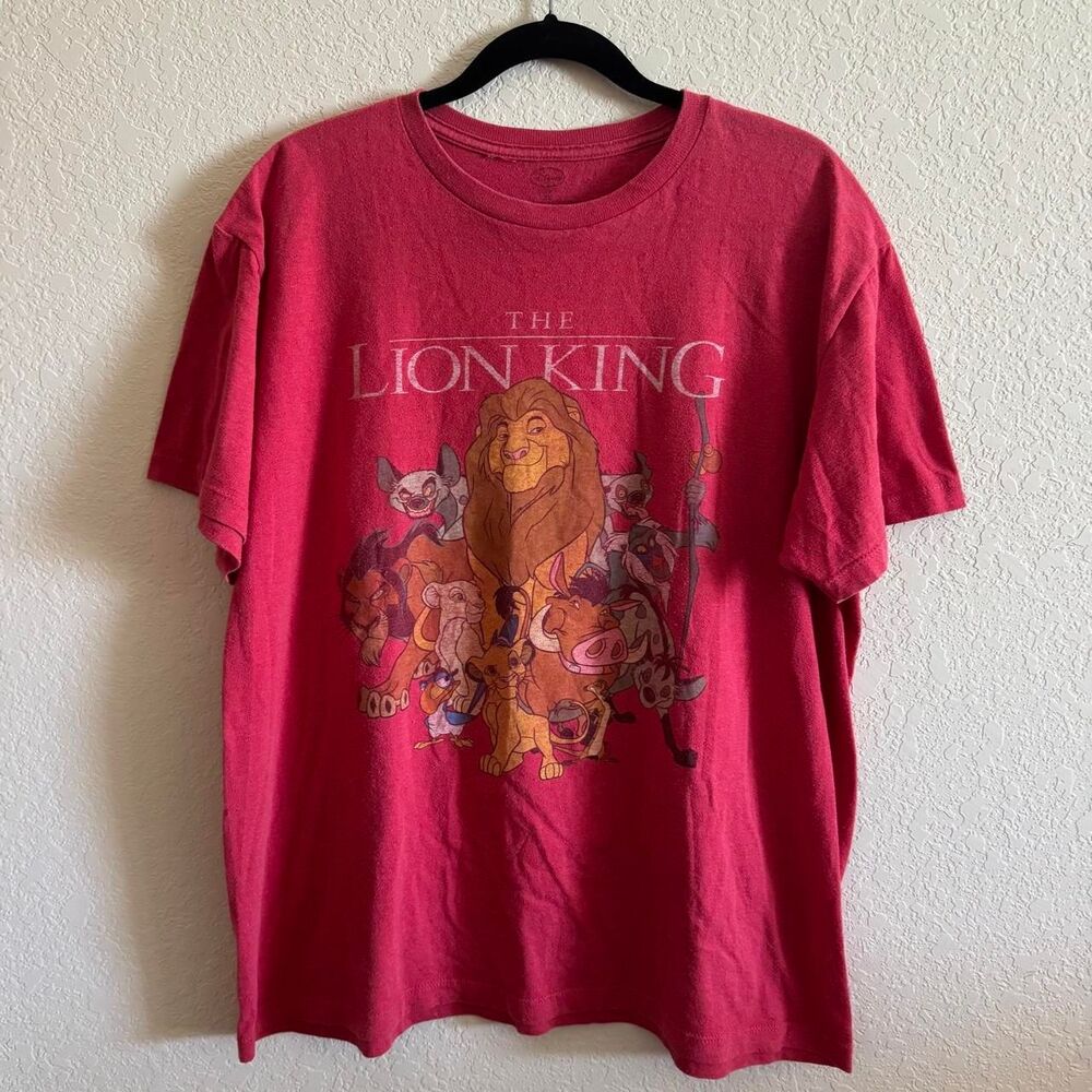 Disney Men's Red and Pink T-shirt